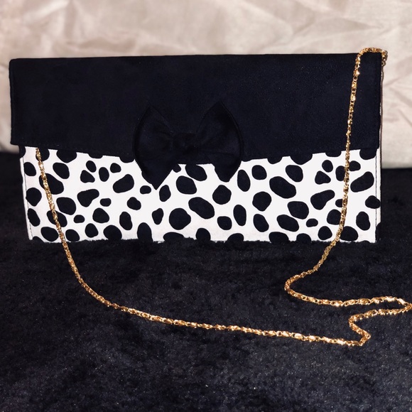 Amanda Handbags - Suede Animal Print Bow Purse / Clutch